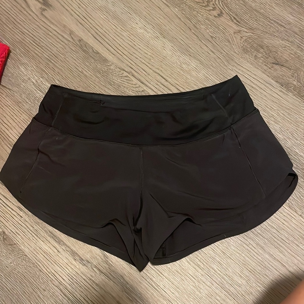 Lululemon Speed Up Low-Rise Lined shorts